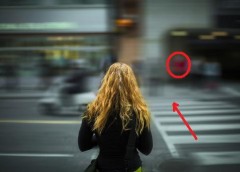 While he play violin-WHAT is she doing omg!